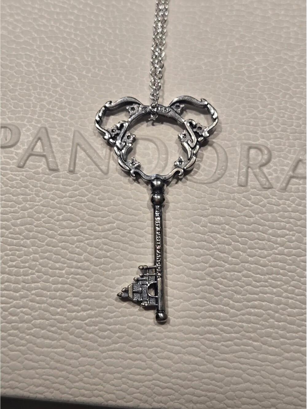 Pandora s925 ale disney key necklace